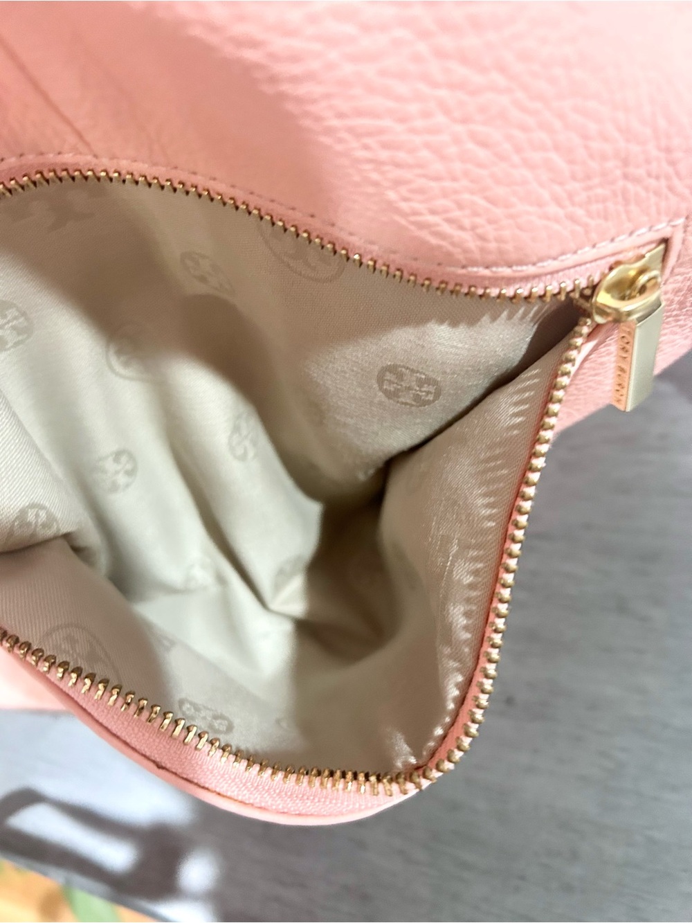 Tory Burch Marion Slouchy tote - Picture 13 of 14